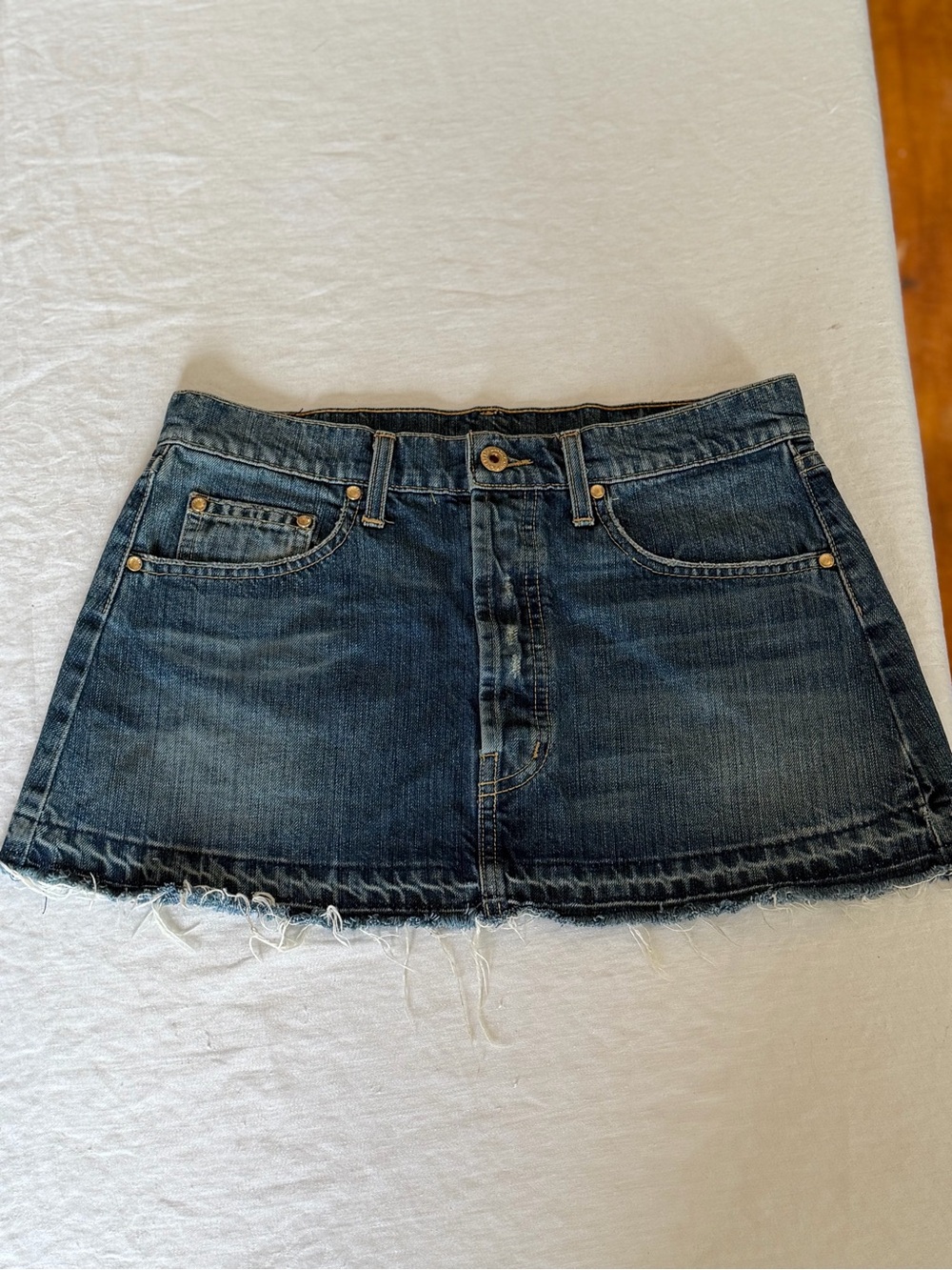 Women’s Chip & Pepper Low Rise Denim Mini Skirt Raw Hem Button Fly Size 26